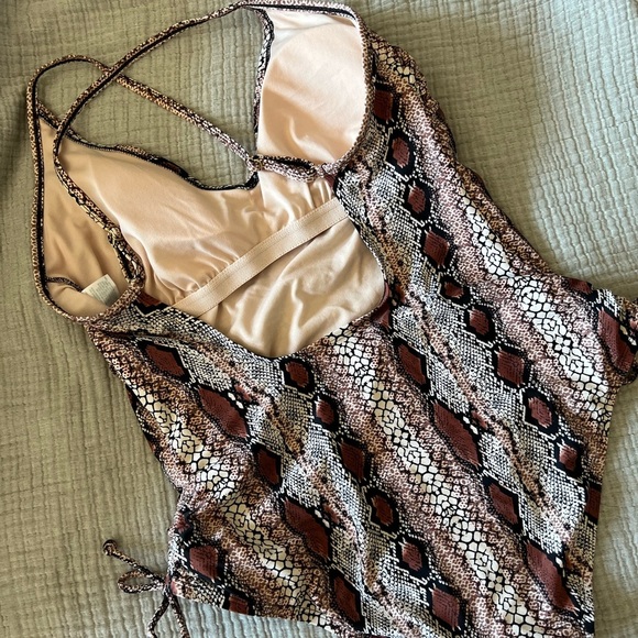 Kona sol one piece swimsuit - Picture 7 of 8